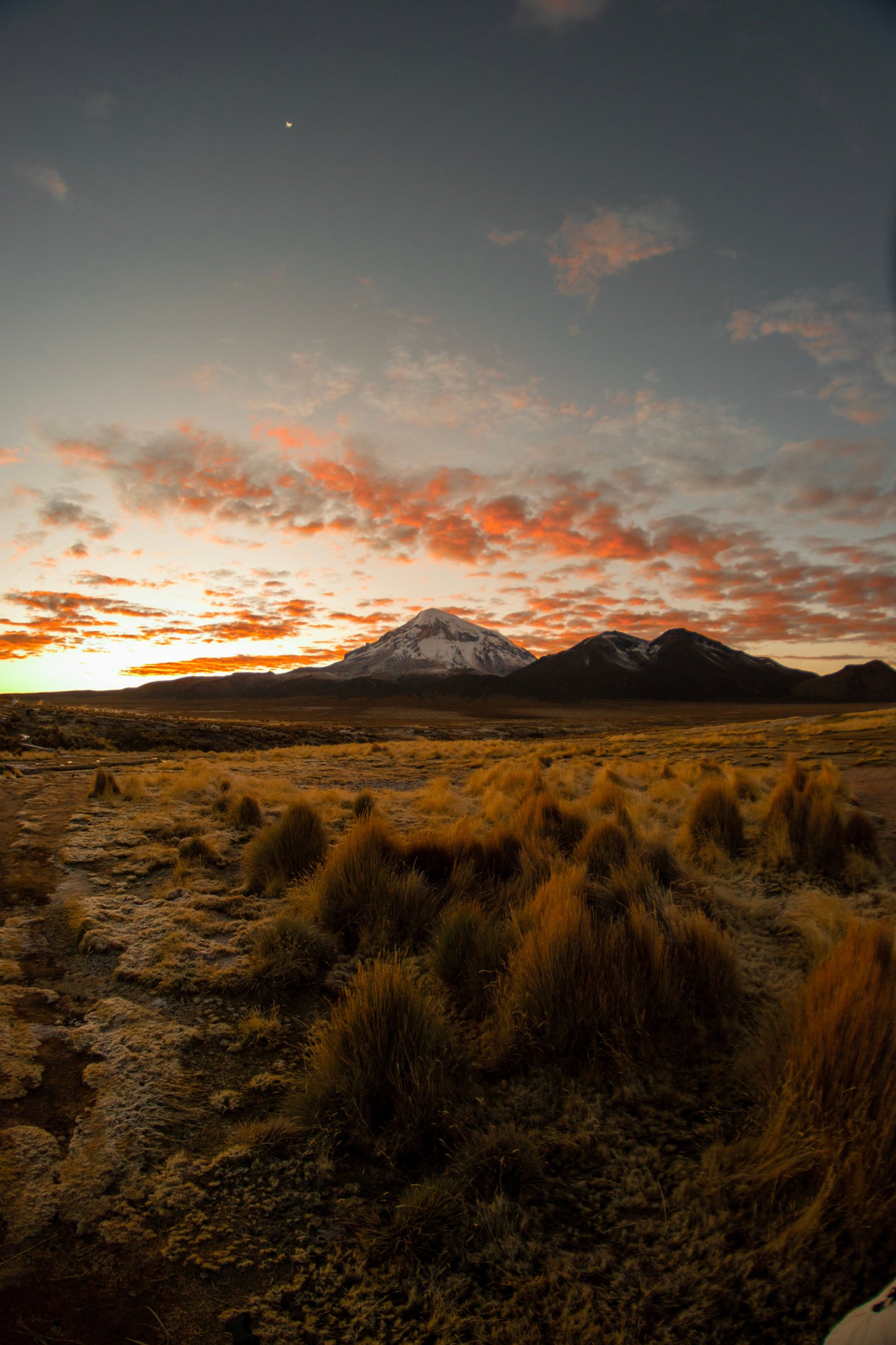 Coucher de soleil sur les montagnes près d Oruro en Bolivie